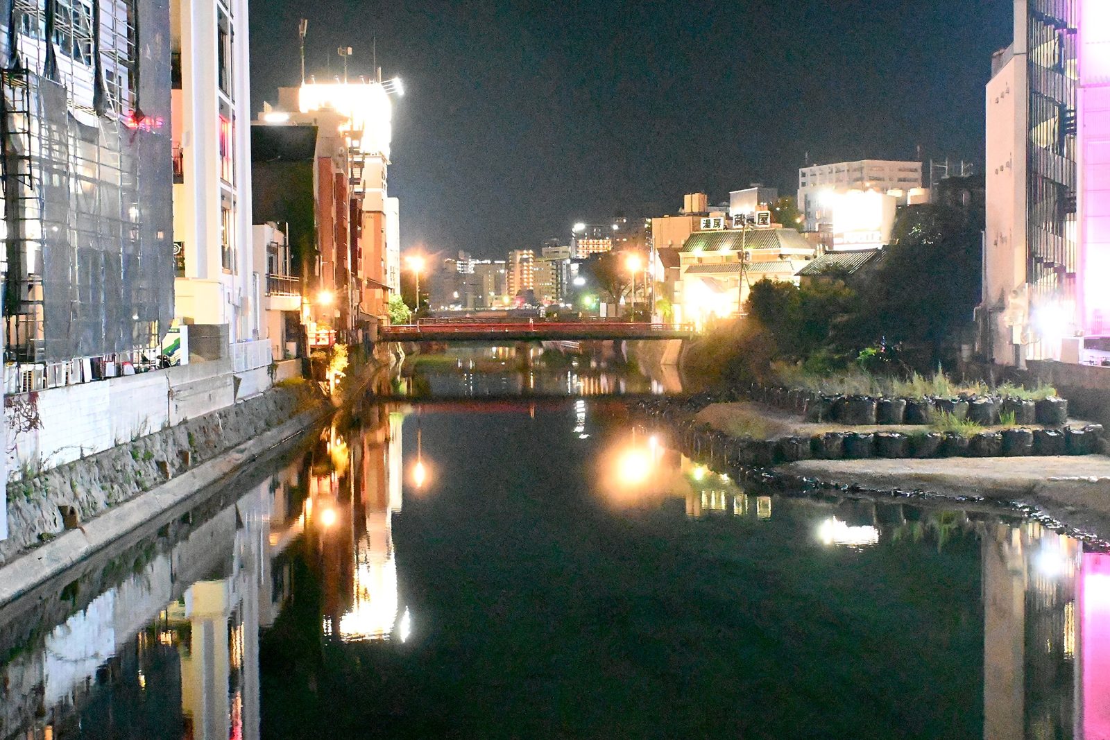 The Naka River through Nakasu at night